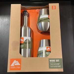 🍷🍷NIB Wine tumbler set w/ SS Wine bottle🍷🍷